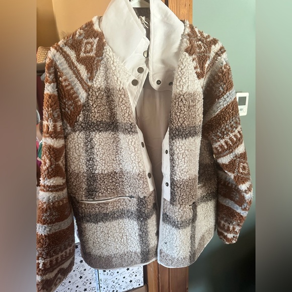 Mystree Sherpa Jacket - Picture 5 of 9